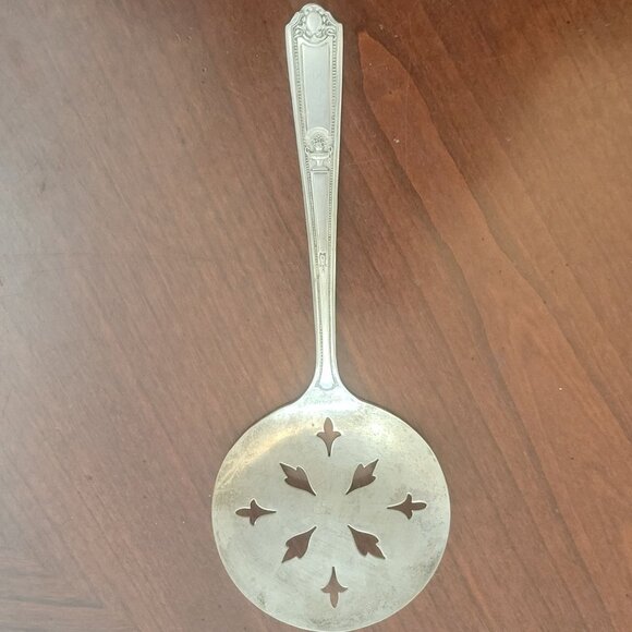 Vintage Regal Pure Silver Plate Slotted Serving Spoon With Intricate Floral Cuto - Picture 1 of 6